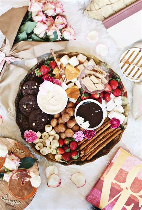 how-to-make-a-beautiful-dessert-fondue-platter-for-a-party image