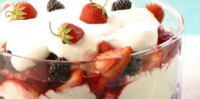 best-strawberry-blackberry-summer-trifle-recipes-food image