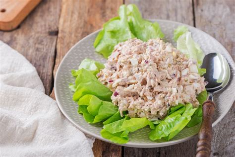 tuna-salad-recipe-with-eggs-dill-and-red-onion-the image