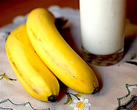 banana-lassi-indian-yogurt-drink-honest-cooking image