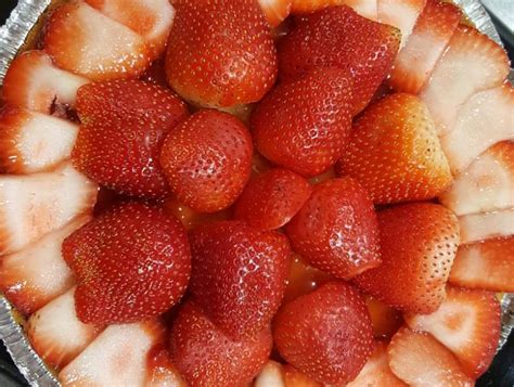 strawberry-pineapple-pie-recipe-koshercom image