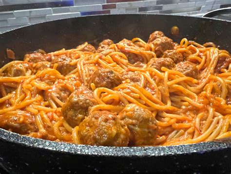 easy-one-pot-spaghetti-and-meatballs-5-ingredients image