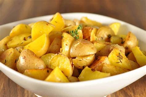 roasted-garlic-and-thyme-potatoes image