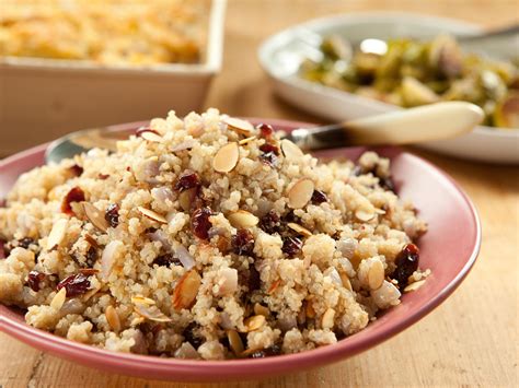 quinoa-pilaf-with-cranberries-and-almonds-whole image