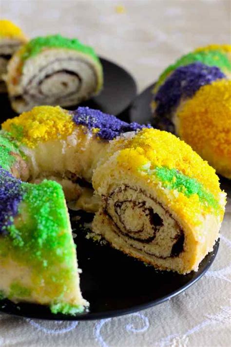 king-cake-traditional-mardi-gras-recipe-196-flavors image