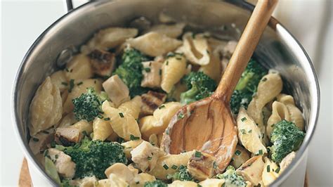 mac-and-cheese-with-chicken-and-broccoli-recipe-bon image