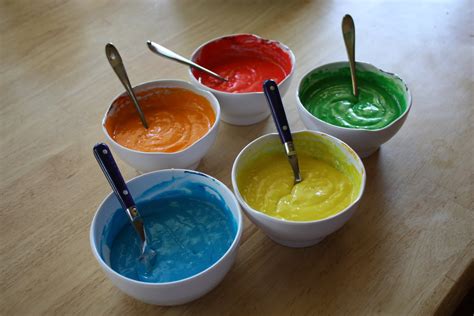 rainbow-cupcakes-recipe-the-girl-who-ate-everything image