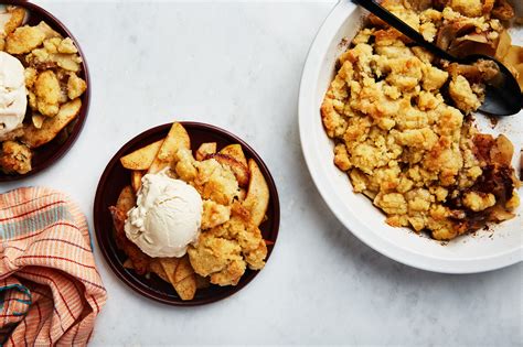 vegan-apple-cobbler-with-cloves-and-allspice image