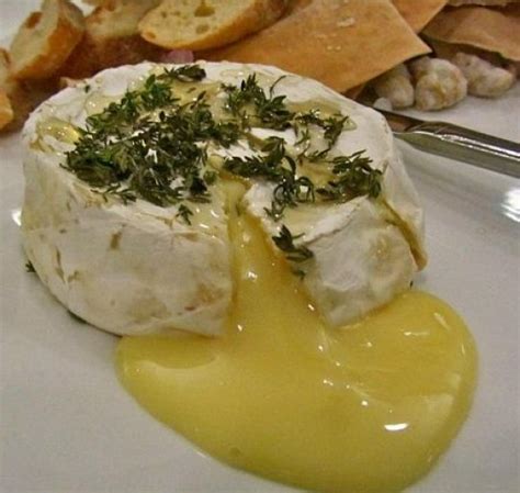 baked-camembert-with-honey-thyme image