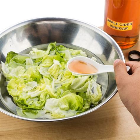 how-to-make-the-best-vinegar-wash-for-vegetables image