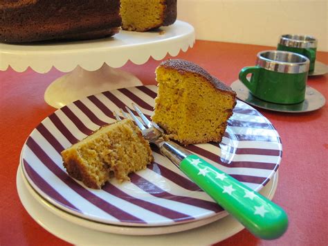 claudia-rodens-orange-and-almond-cake-the image