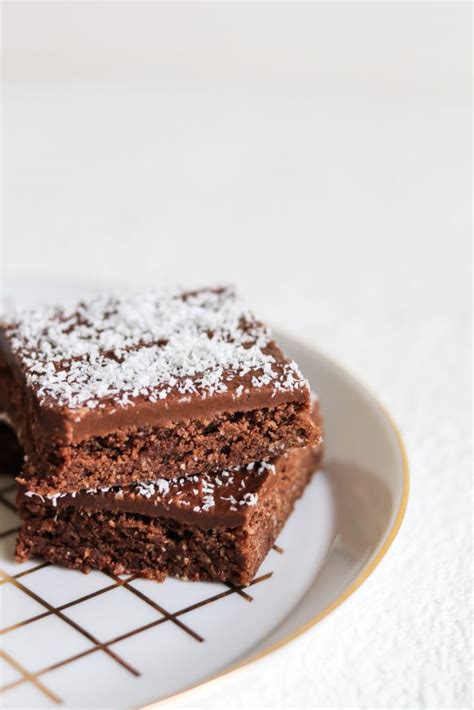 easy-chocolate-slice-recipe-fat-mum-slim image