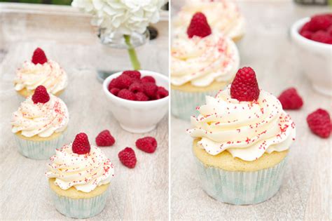 very-vanilla-cupcakes-with-buttercream-frosting image