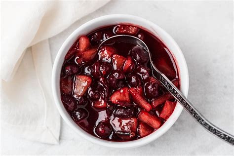 apple-cranberry-sauce-recipe-eatwell101 image
