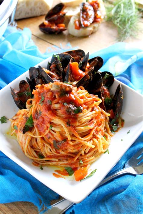 mussels-linguine-with-tomato-fennel-sauce-marisas image