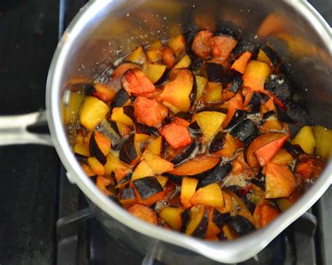 easy-plum-chutney-with-warm-spices-oventales image