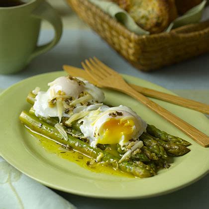 asparagus-with-poached-eggs-and-parmesan image