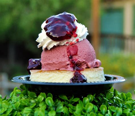 11-must-try-boysenberry-foods-at-knotts-berry-farm image