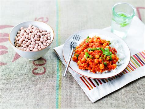 curried-chickpeas-healthy-food-guide image