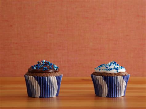 best-cupcake-recipes-food-network-easy-baking-tips image