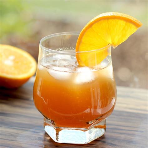 9-amaretto-cocktails-you-have-to-try-taste-of-home image