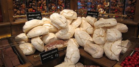 authentic-french-meringues-french-culinary-tours image