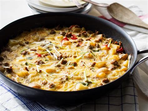easy-breakfast-skillet-loaded-and-hearty-the-worktop image