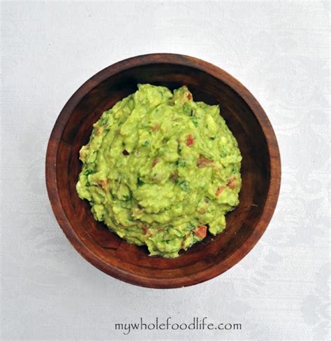 guacamole-with-roasted-tomatillos-and-chipotle image