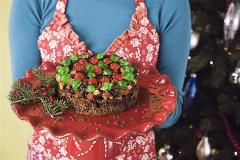 how-to-soak-fruitcakes-with-rum-and-whiskey-ehow image