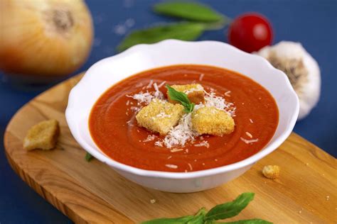 easy-3-ingredient-tomato-soup-with-canned-tomatoes image