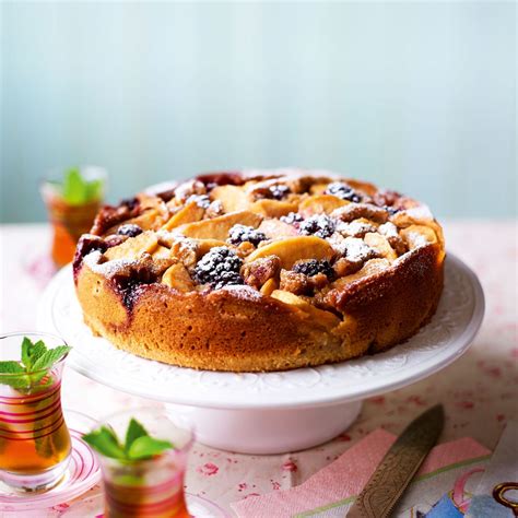 apple-and-blackberry-cake-dessert-recipes-woman image