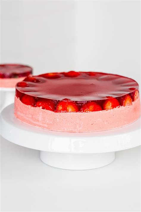 strawberry-jello-cake-only-3-ingredients-momsdish image