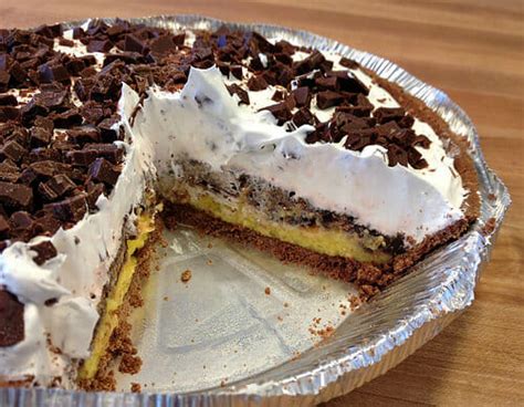 triple-layer-no-bake-pudding-pie-andrea-dekker image
