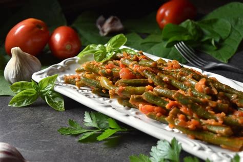 green-beans-with-tomatoes-italian-style image