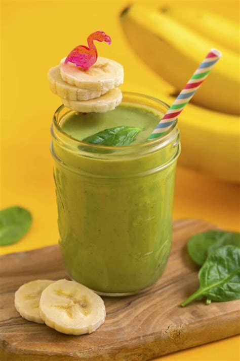 4-ingredient-spinach-banana-smoothie-mind-over-munch image