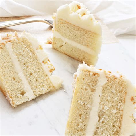 coconut-cream-cake-cake-by-courtney image