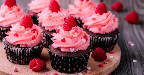 24-raspberry-dessert-recipes-insanely-good image