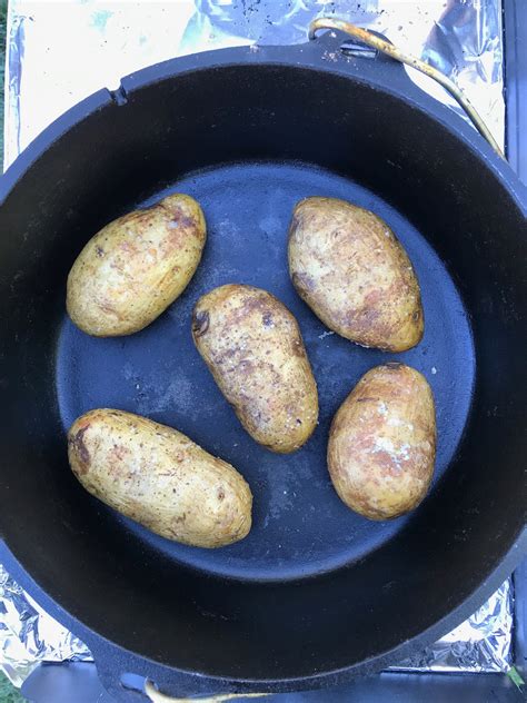 dutch-oven-baked-potatoes image