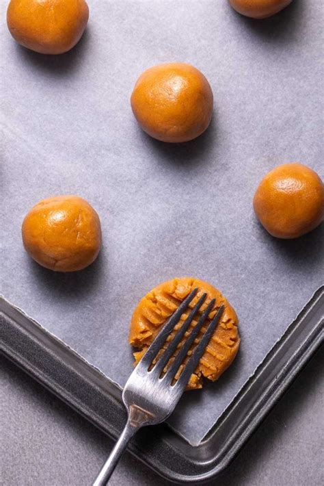 low-carb-peanut-butter-cookies-sugar-free-diabetes image