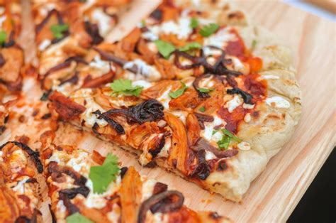 grilled-barbecue-chicken-pizza-recipe-the-meatwave image