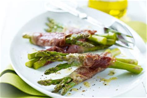 grilled-prosciutto-and-asparagus-bundles-foodland-ontario image