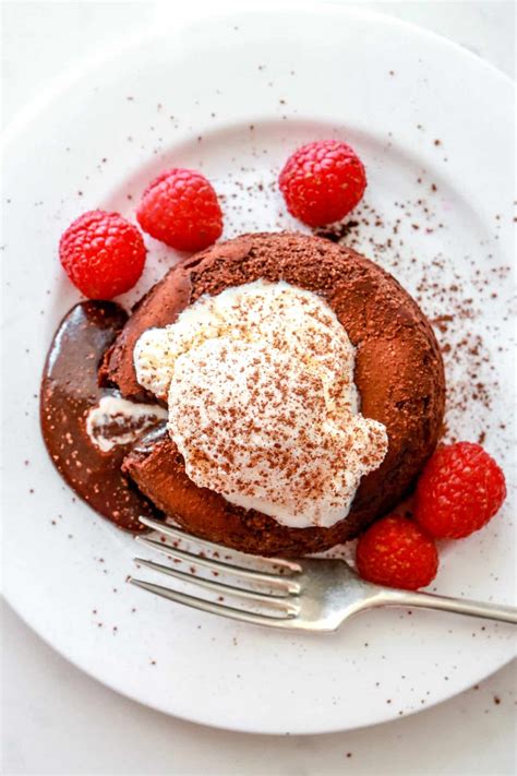 20-min-chocolate-molten-lava-cake-the-toasted-pine-nut image