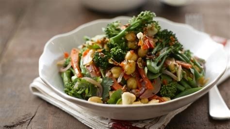 warm-salad-of-tenderstem-broccoli-and-chickpeas image