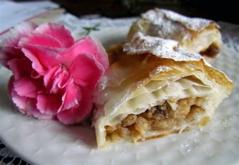 delicious-serbian-apple-pie-pita-savija269a-sa image