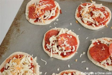 easy-biscuit-pizza image