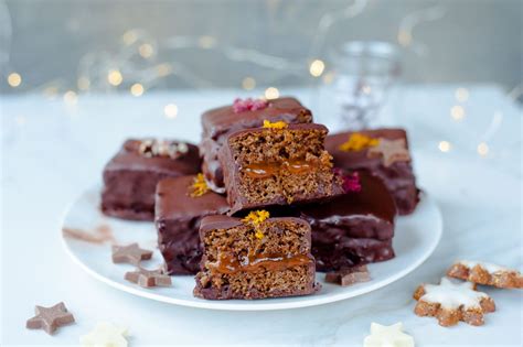 gingerbread-squares-with-plum-jam-and image