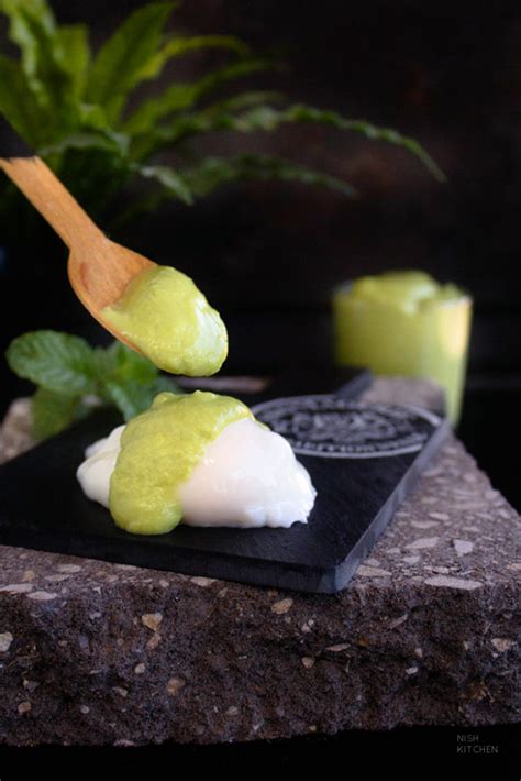 avocado-hollandaise-nish-kitchen image