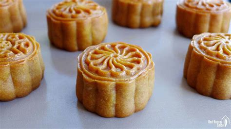 mooncakes-a-classic-recipe-广式月饼-red-house image