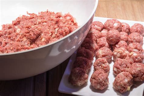 18-sauces-for-cocktail-meatballs-weenies-and-sausages image