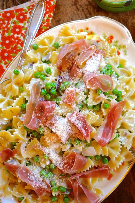 farfalle-with-peas-and-prosciutto-ciaochowbambinacom image
